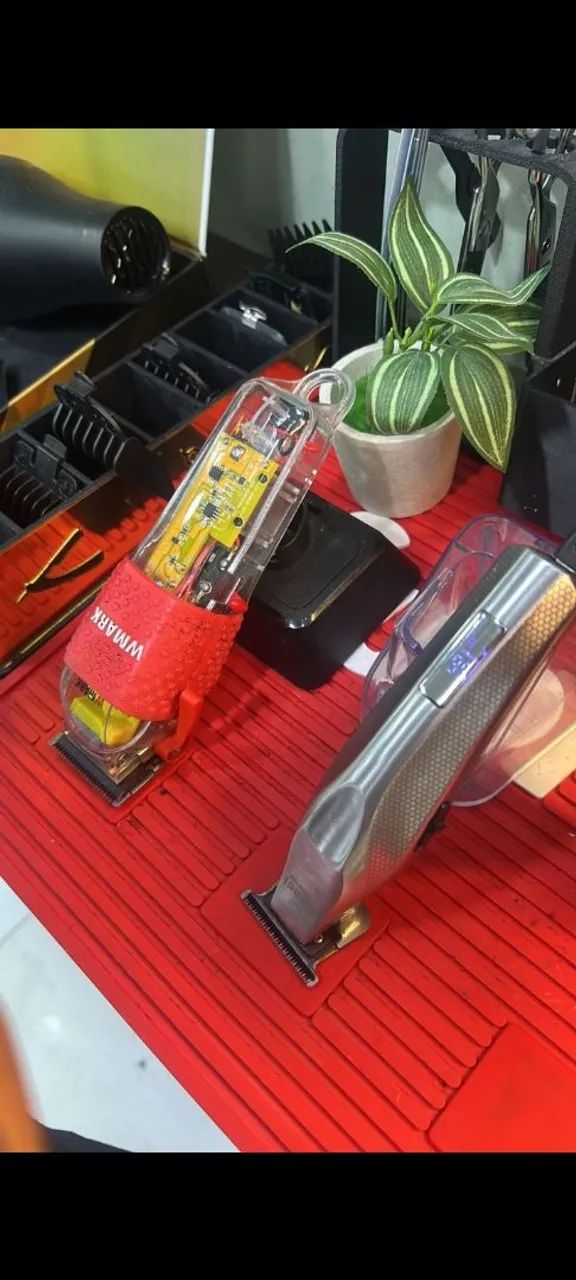 Maquinas para barbeiro profissional/ kemei e wmark - Foto 2