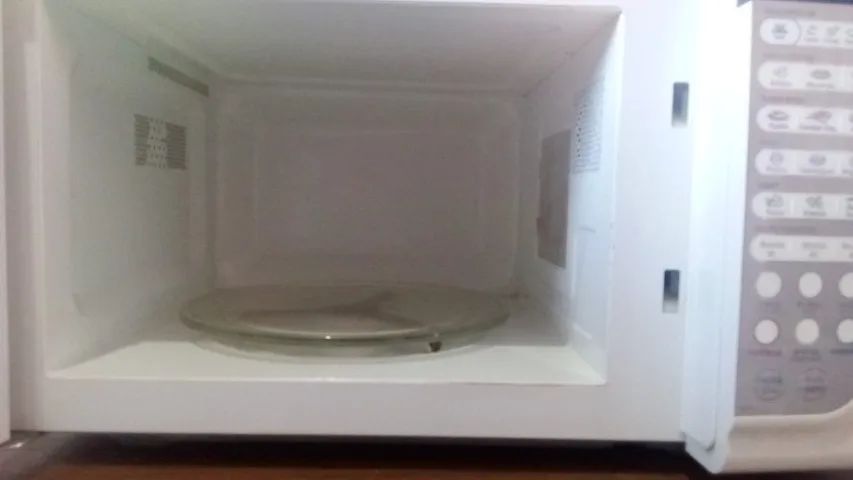 microondas bem novinho  - Foto 3