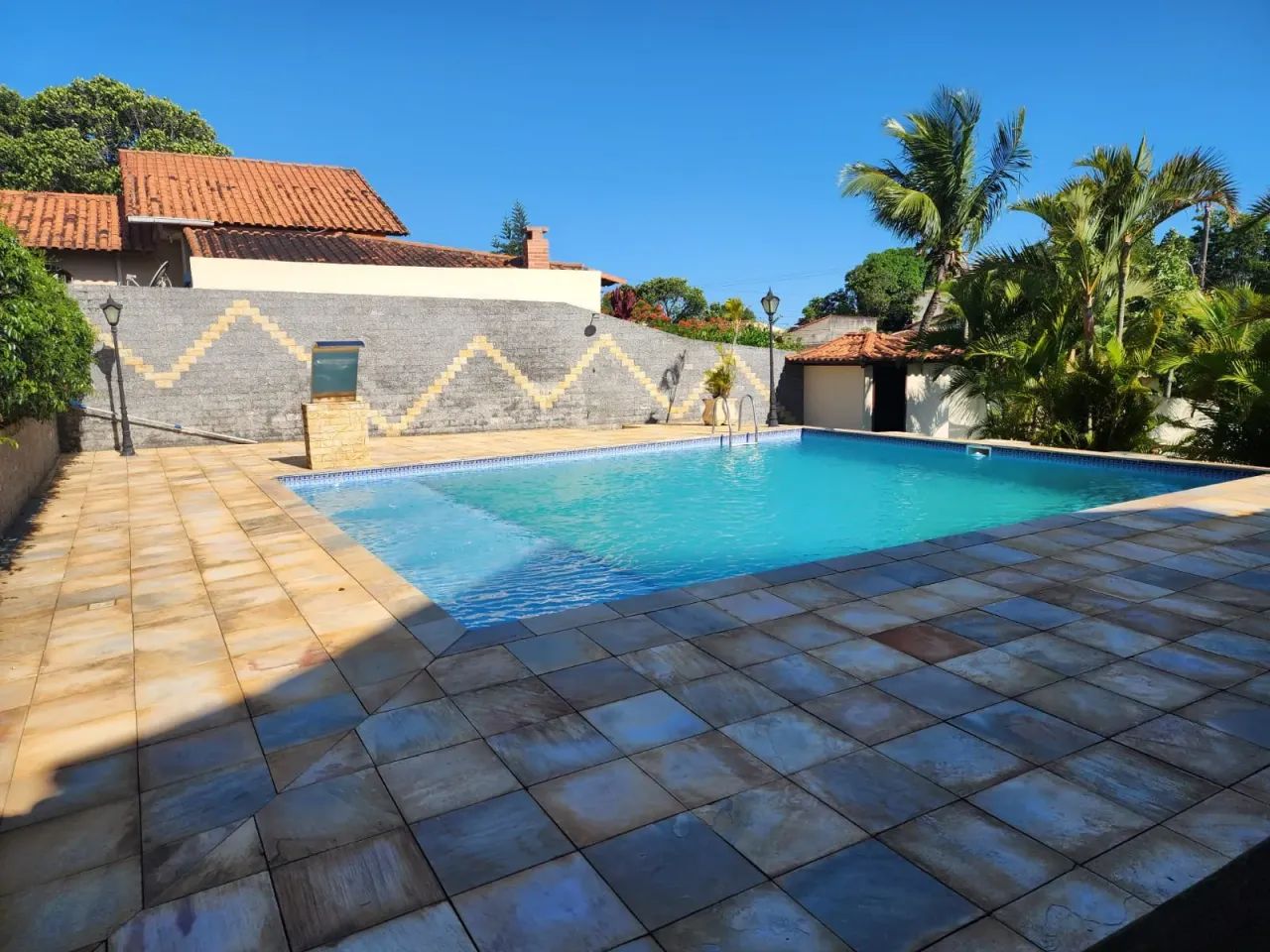COD 036: CASA COM CAMPO DE FUTEBOL E PISCINA  SAQUAREMA - Foto 5