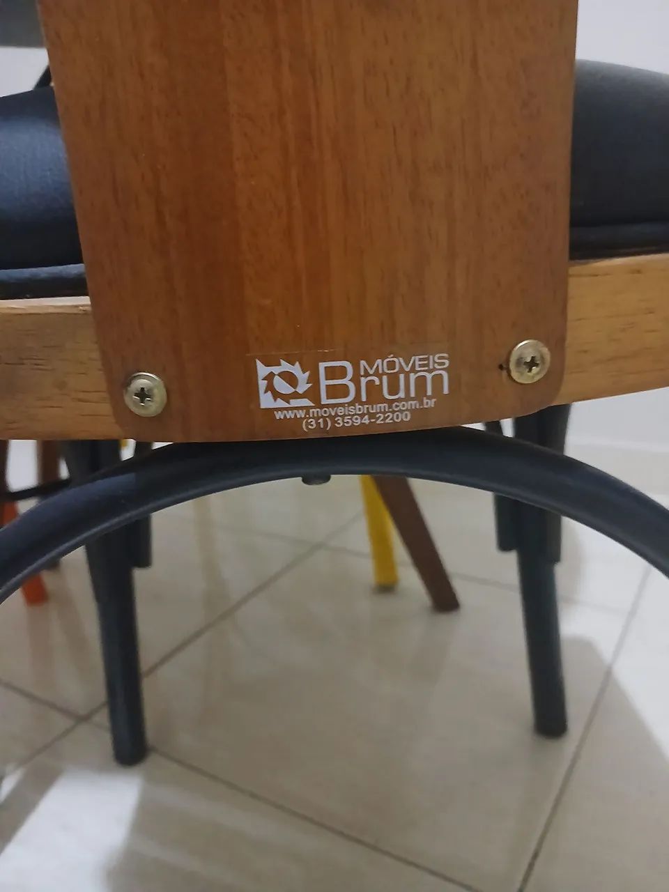 Mesa da OVNI e 3 cadeiras da móveis BRUM  - Foto 5