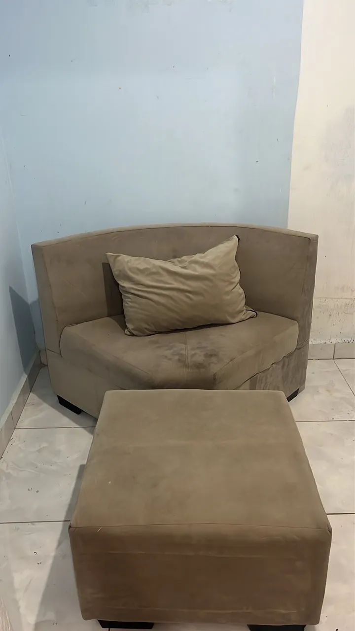 Poltrona de Canto + Puff em Suede Bege - Confortável e Elegante - Foto 2
