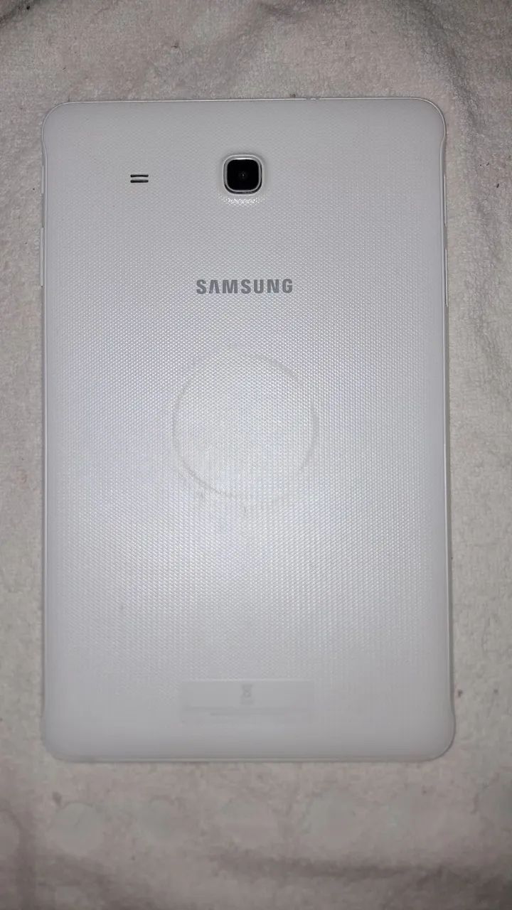 Samsung Galaxy Tab E - com defeito (não carrega)