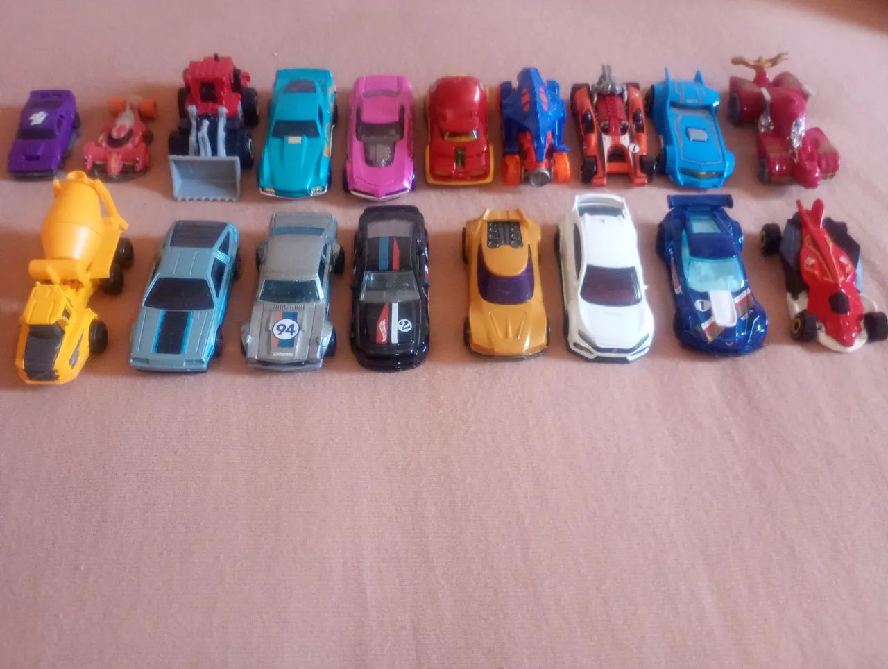 Carrinhos Hotwheels  - Foto 2