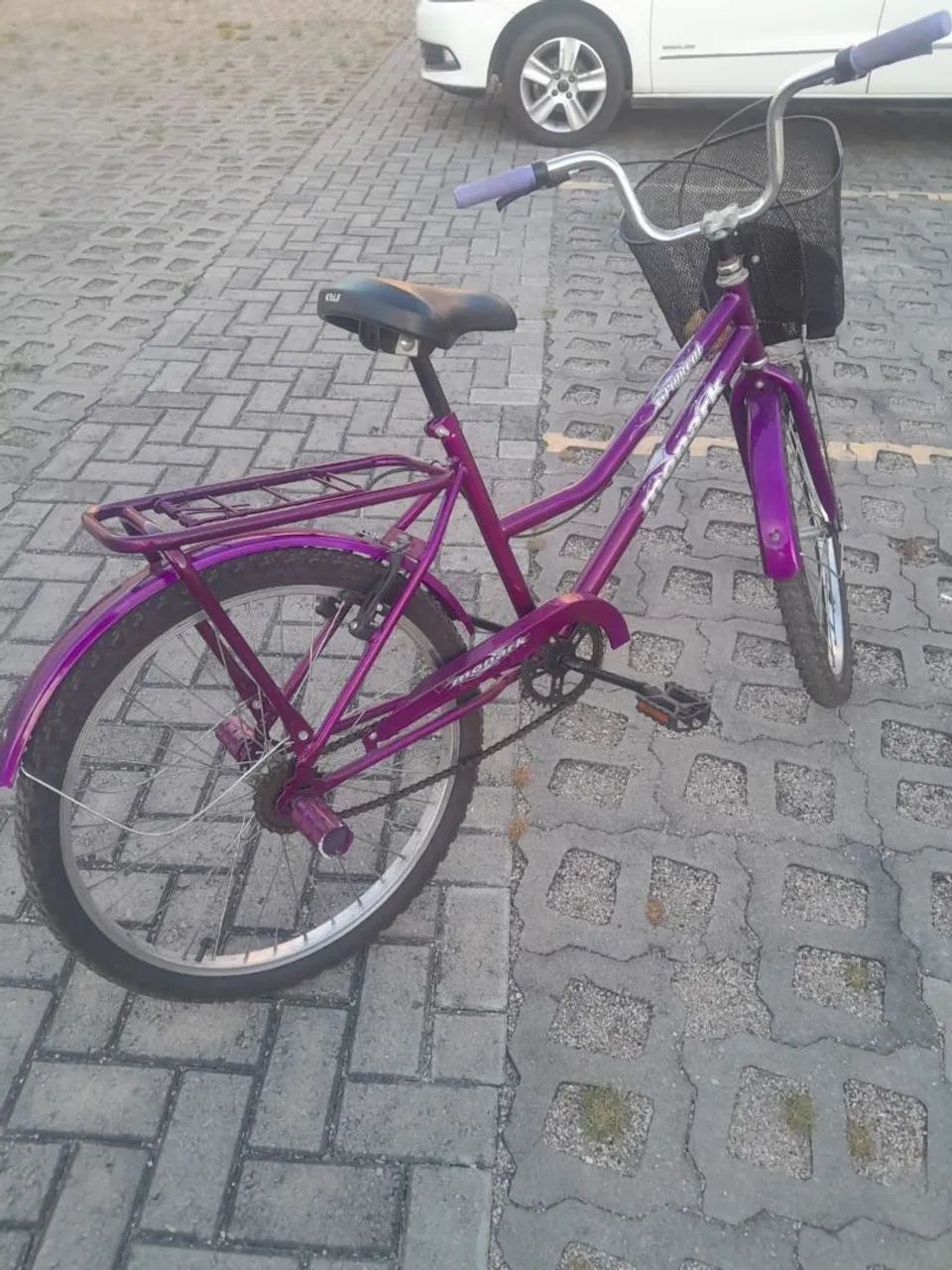 Vende-se uma bicicleta 