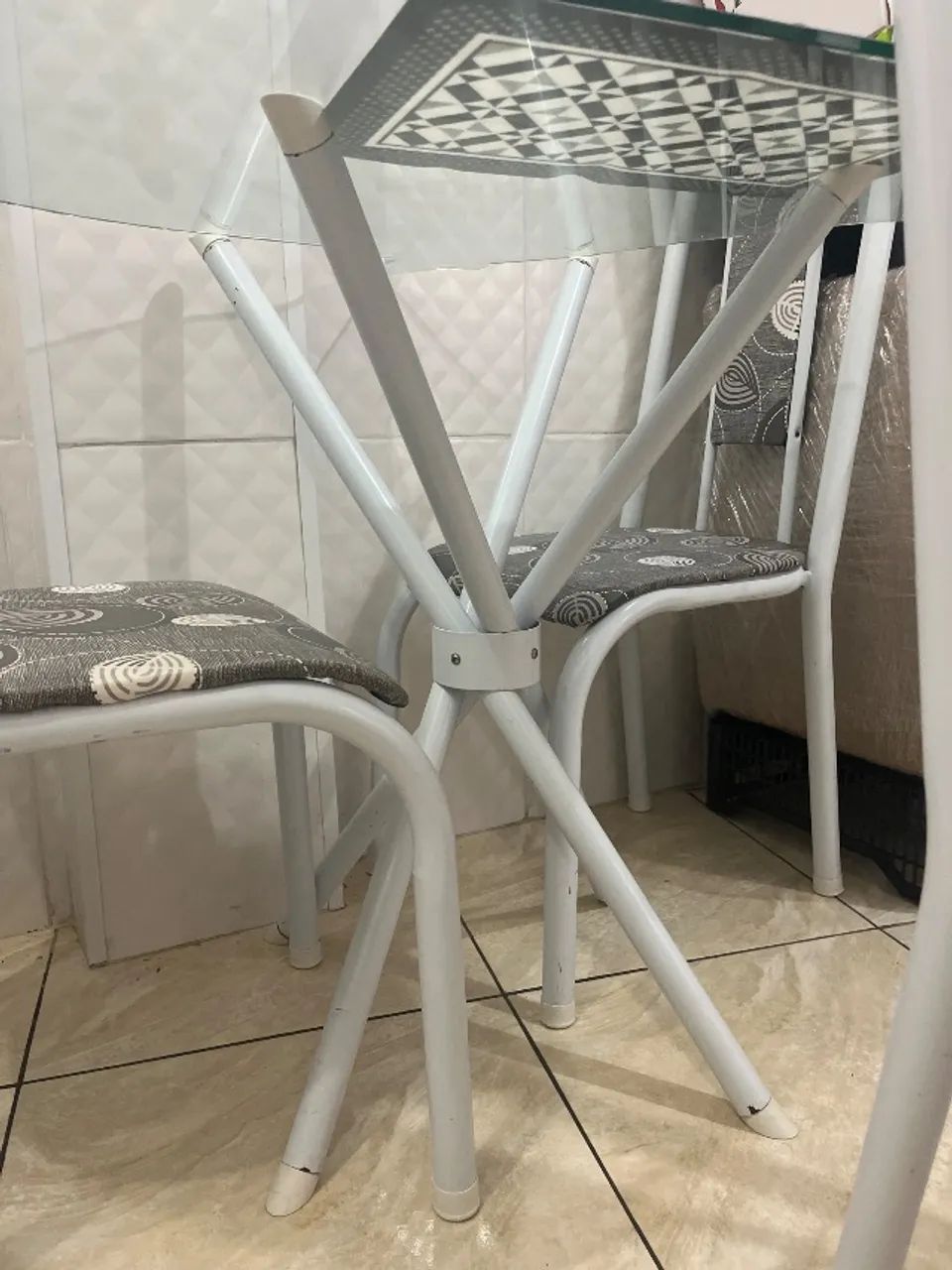 Mesa de jantar com 4 cadeiras - Foto 2