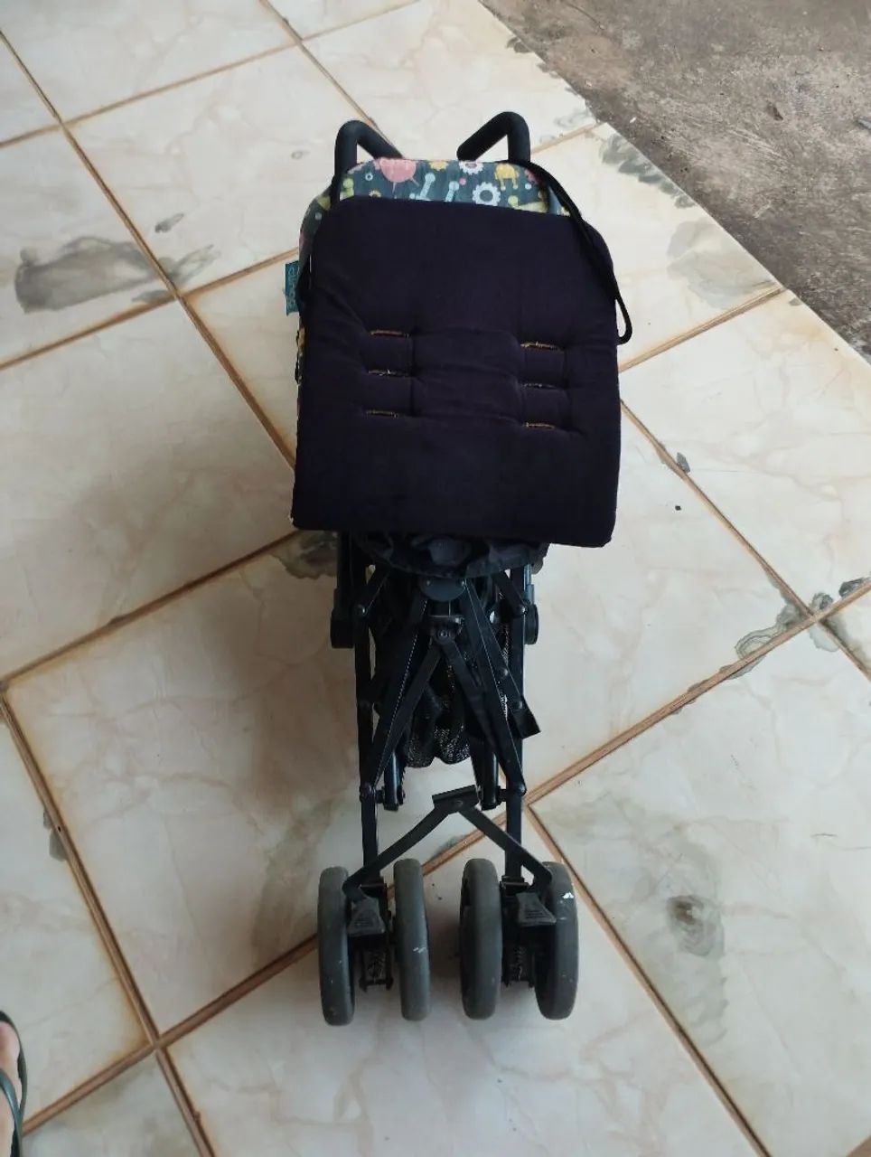 Carrinho de bebê Chicco modelo guarda-chuva  - Foto 2