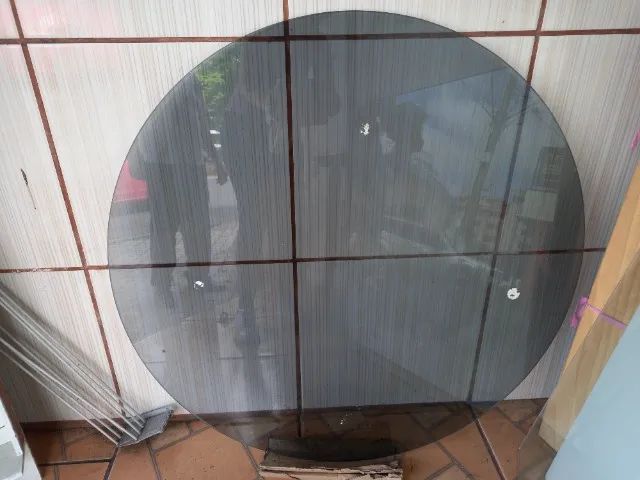 Base mesa de vidro temperado redondo cor fumê
