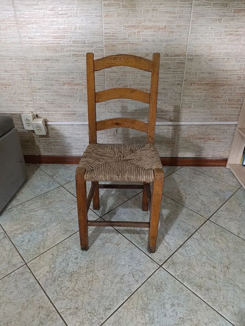 Cadeiras Rústicas de Madeira maciça com Assento em Palha - Lote ou Unidade