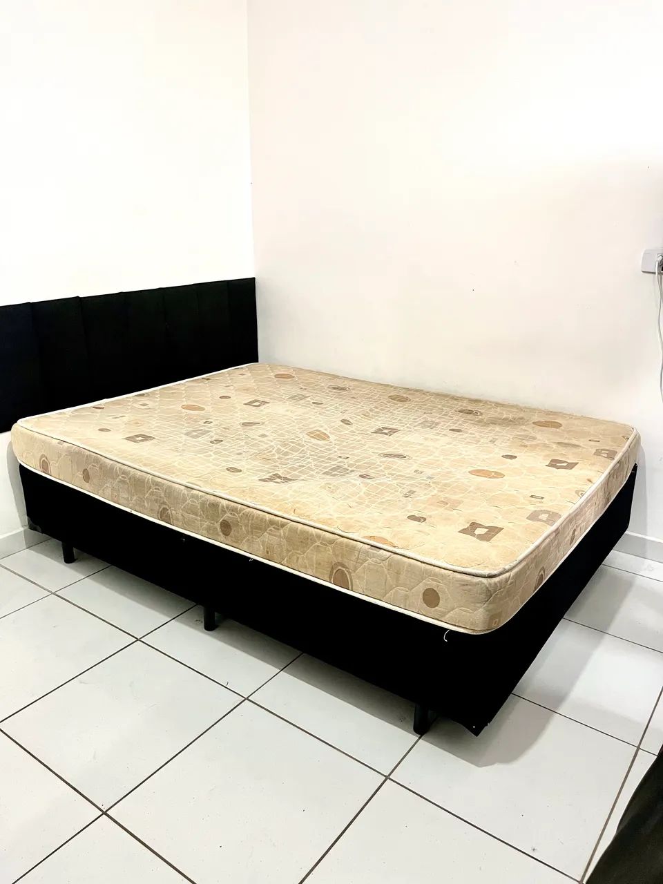 Cama Box Casal  + Colchão de Casal 