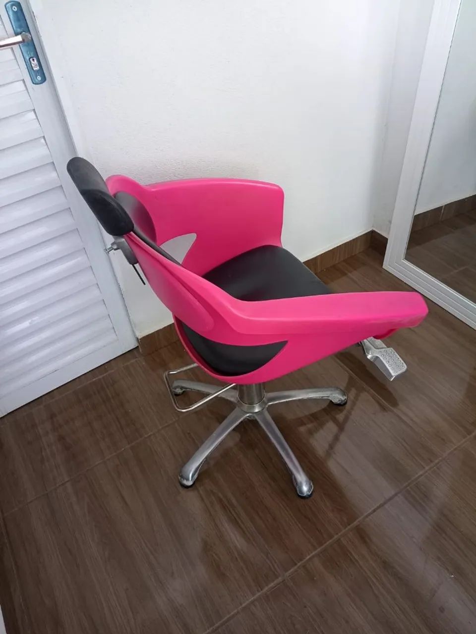 Cadeira profissional de salão  - Foto 3