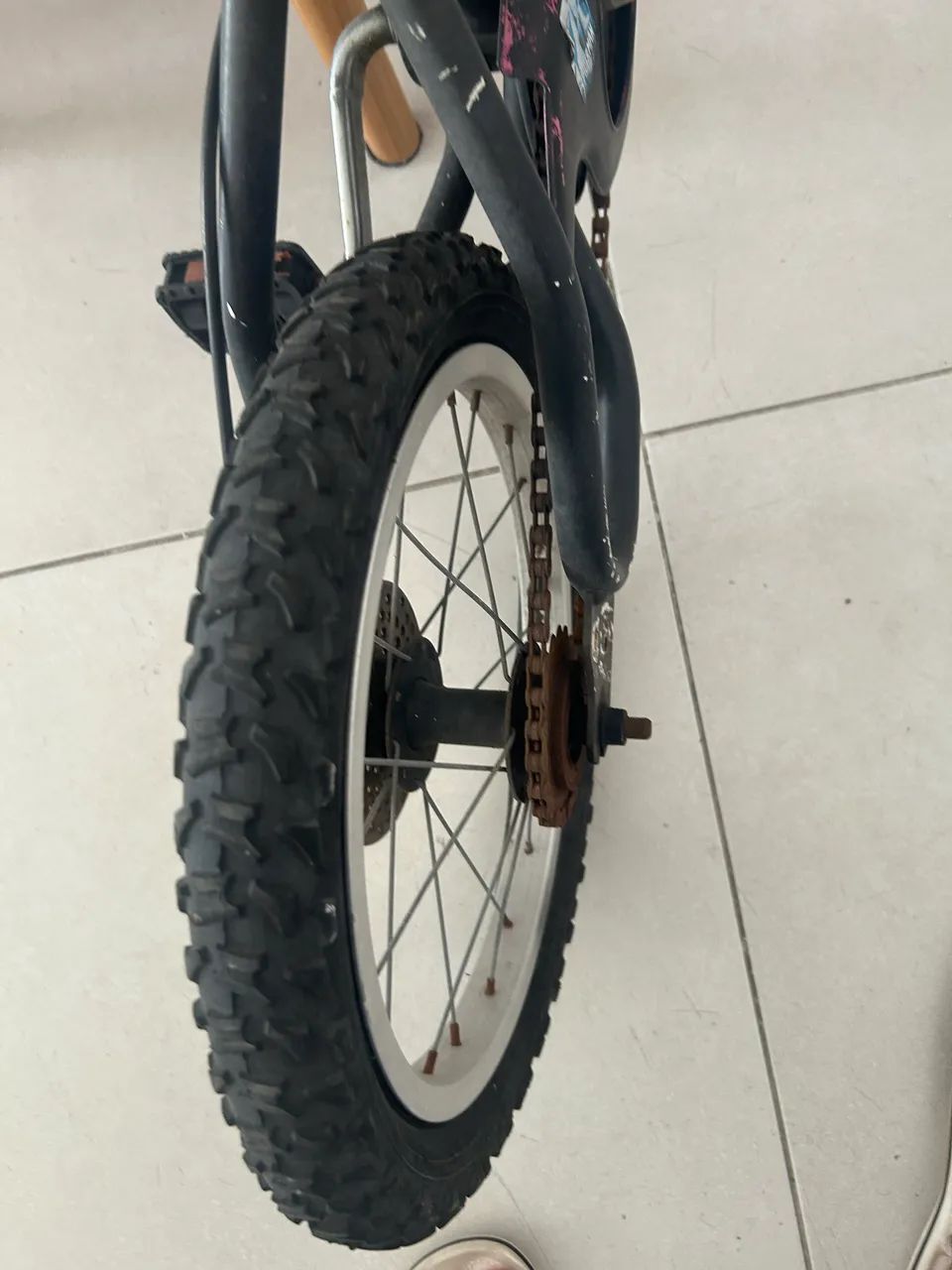 Bicicleta infantil  aro 14 - Foto 4