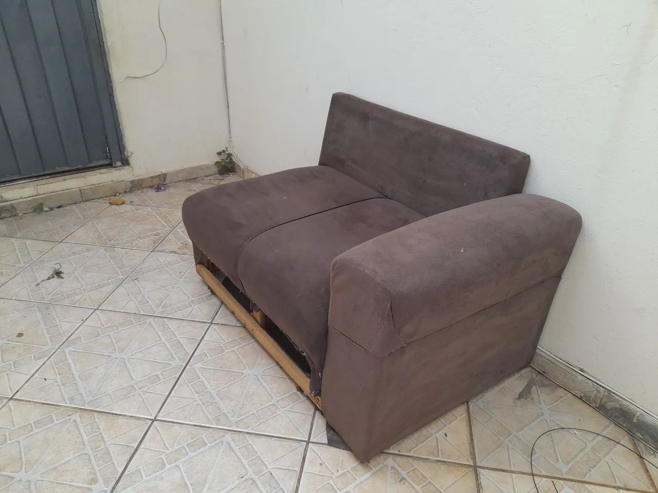Compact and Practical Sofa422082048228085761