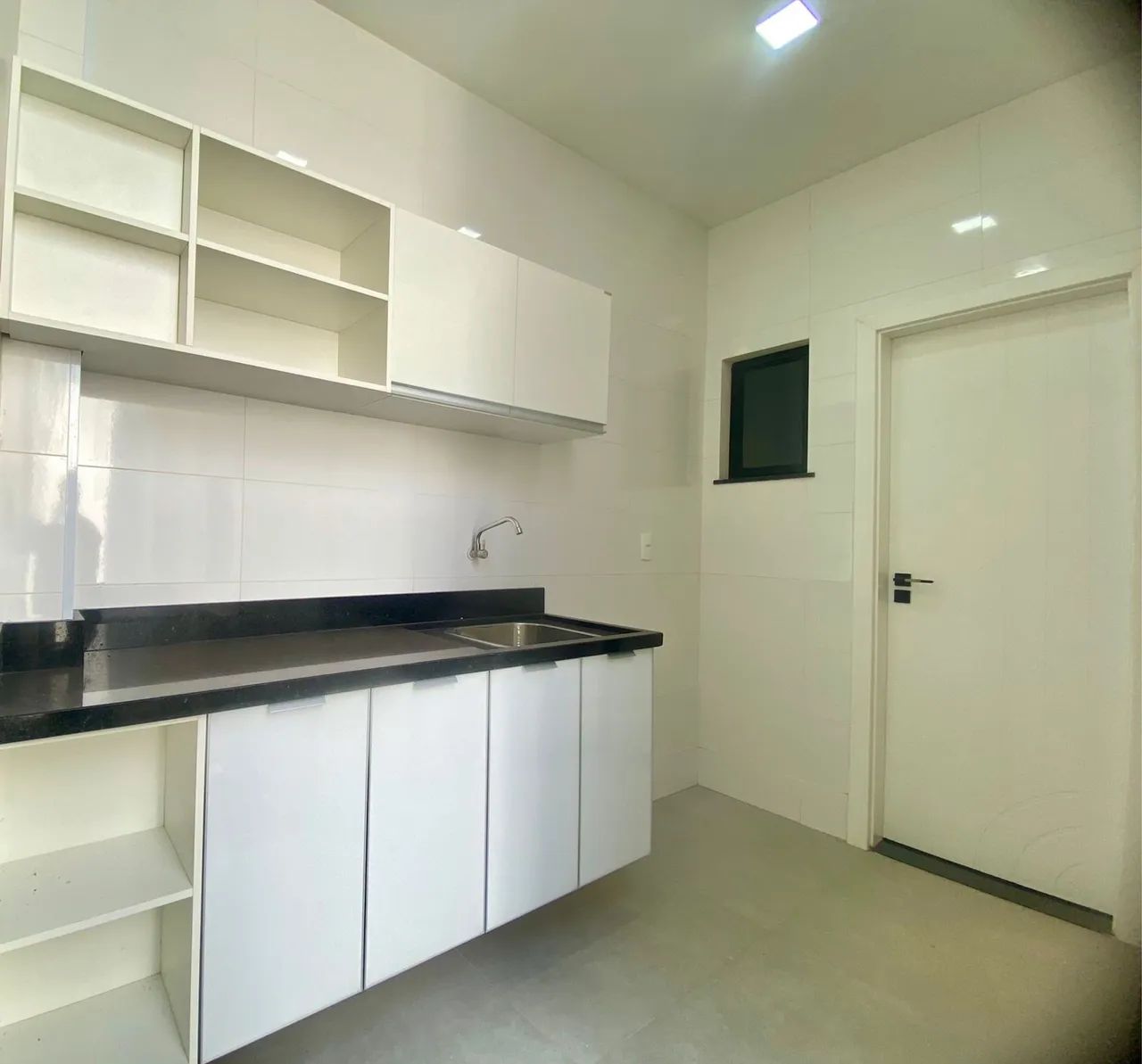 CASA COM TRÊS QUARTOS E GARAGEM BAIRRO LIBERDADE - Foto 4
