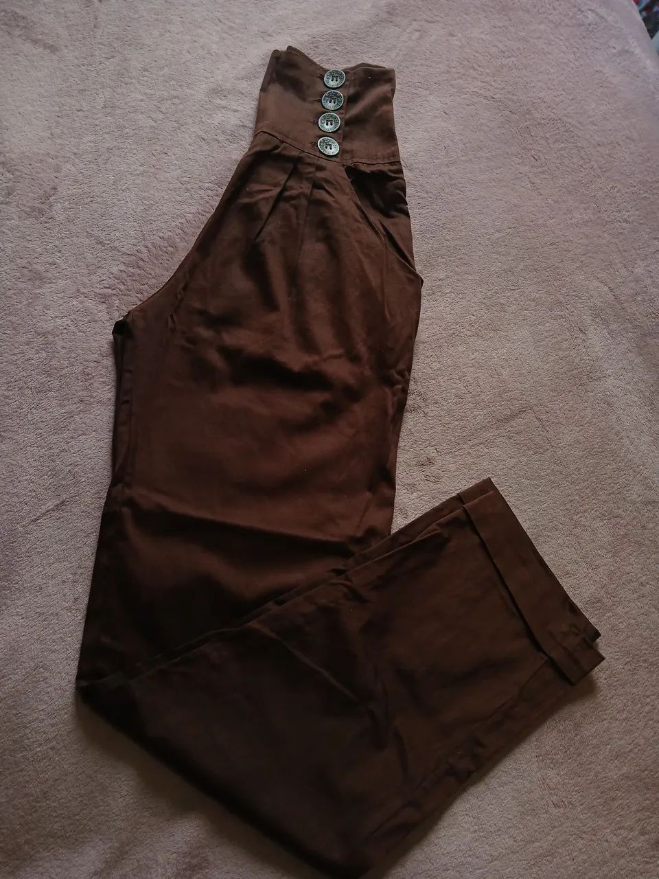 Calça pantalona com abotoamentos  - Foto 2