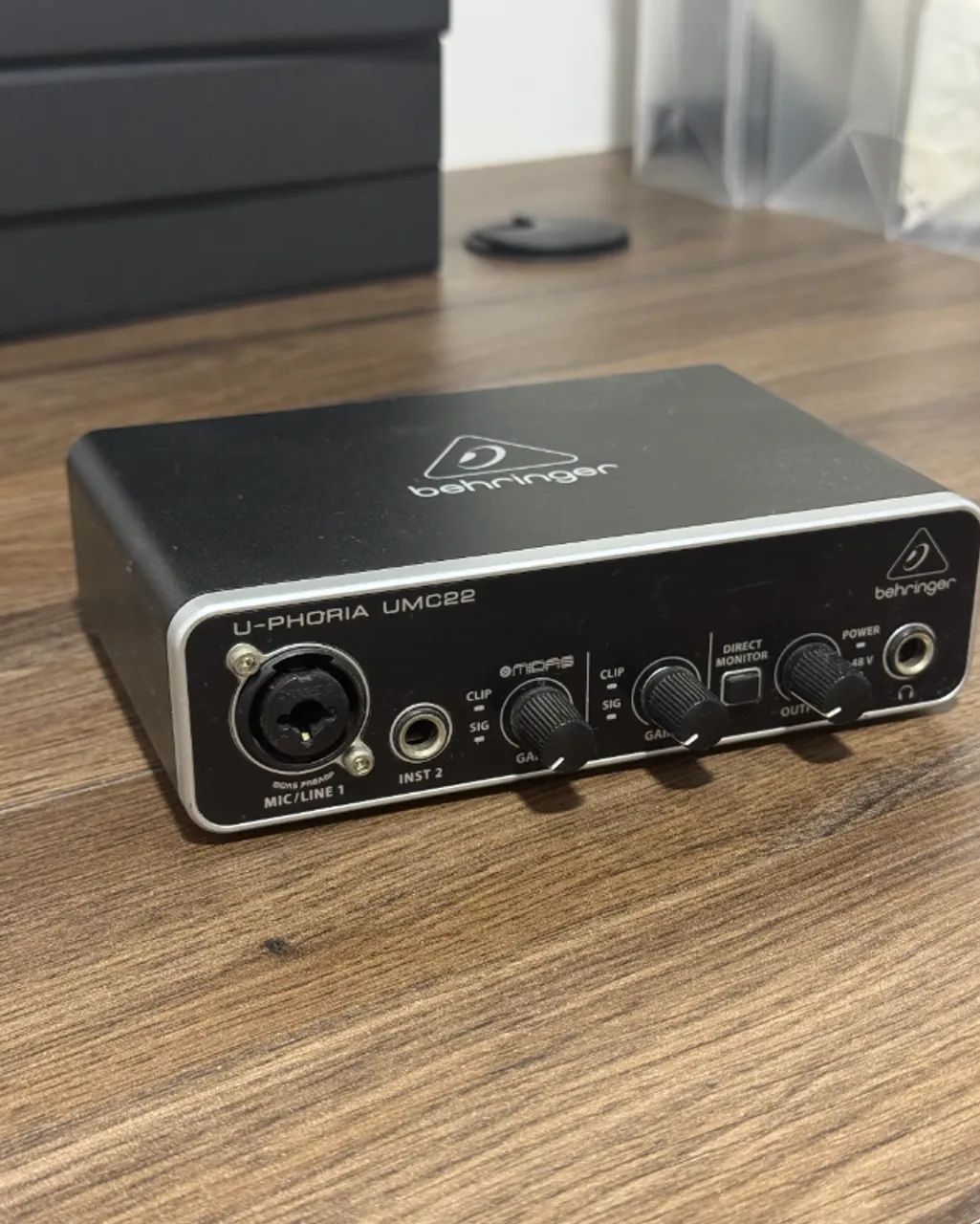 Interface De Áudio Behringer U-phoria Umc22 Midas Usb - Foto 3