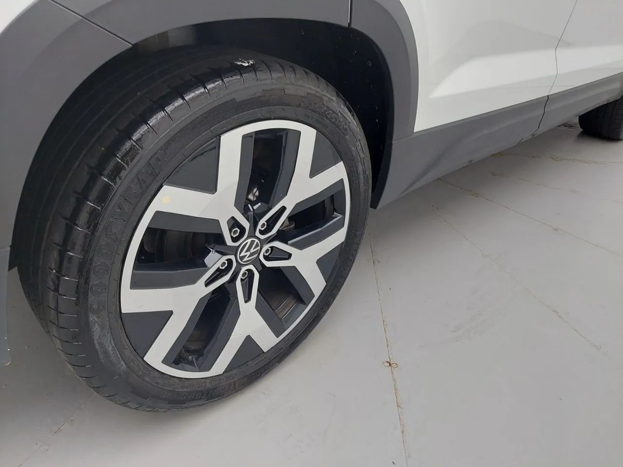 Volkswagen Taos Highline 1.4 250 TSI Flex Aut., foto 14 de 18