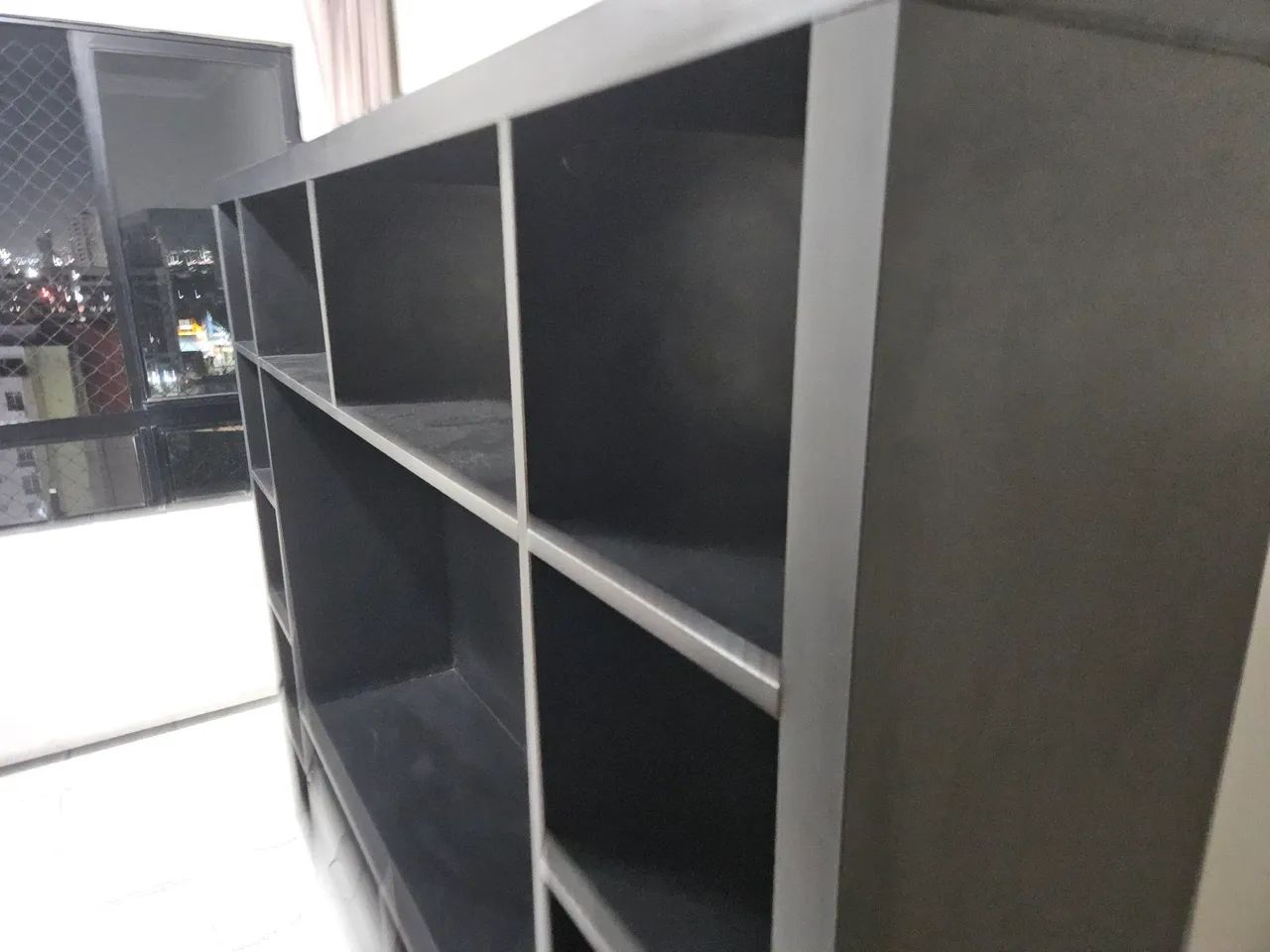 Estante modular preta com espaço para TV - Foto 4
