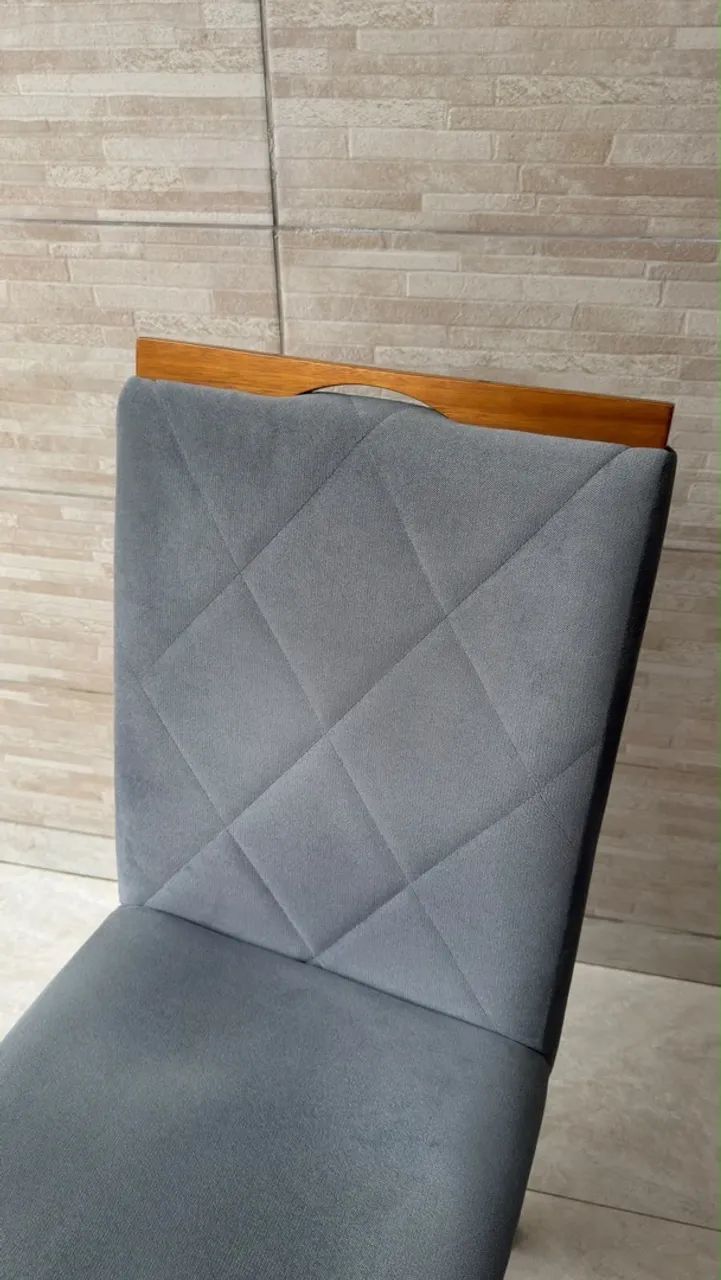 4 Cadeiras Estofadas Cinza com Pés de Madeira - Foto 5