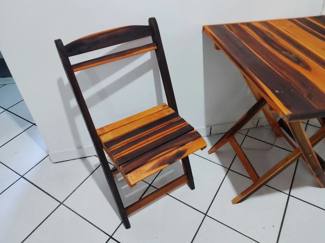 Conjunto 1 mesa 2 cadeias - Foto 4