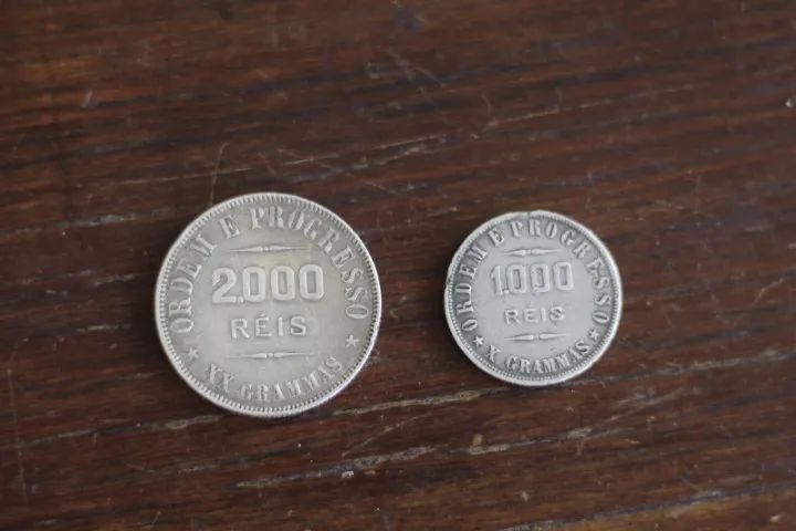 2.000 mil réis e 1.000 réis em prata 900