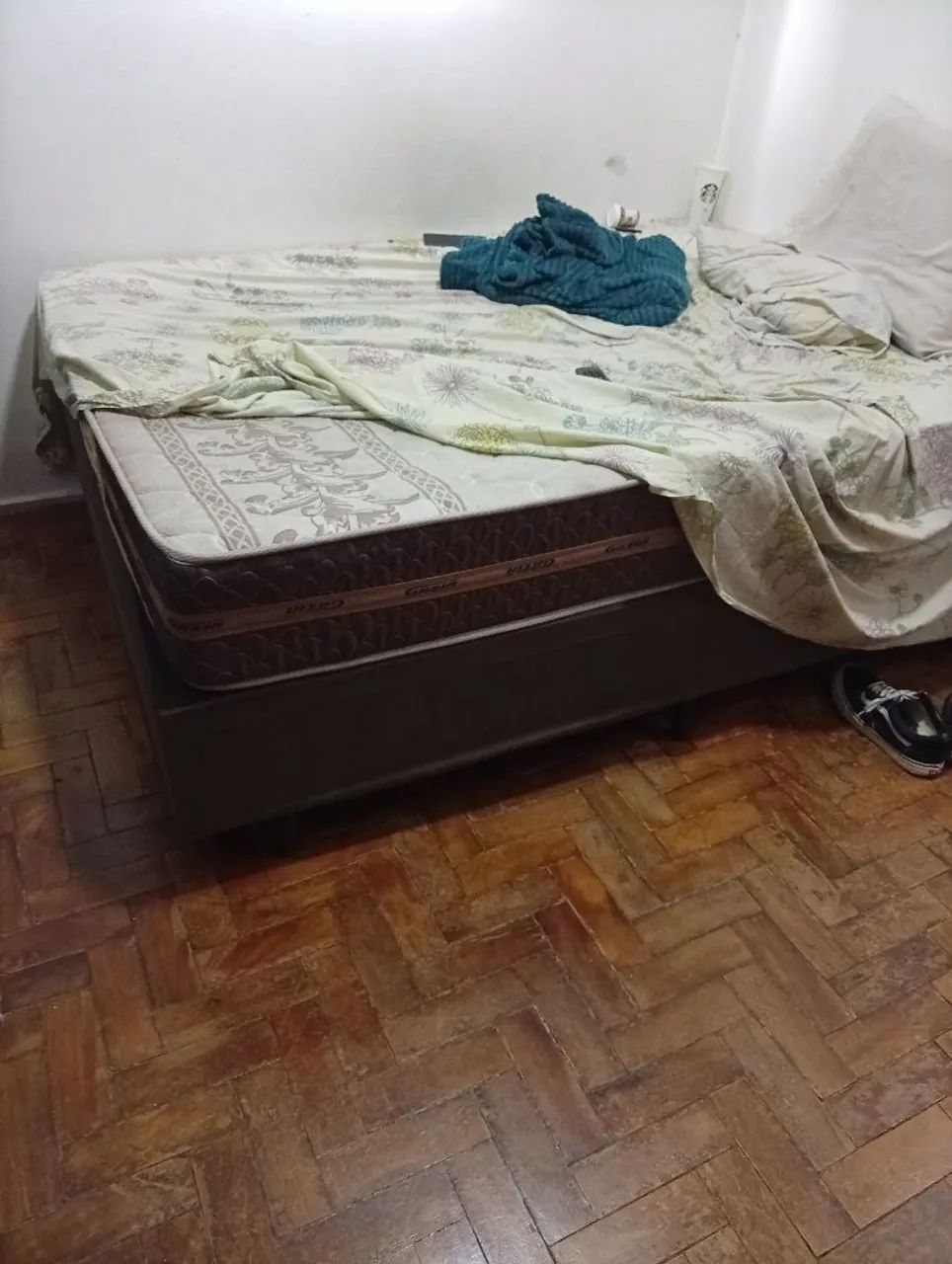 Cama casal - estou de mudança 