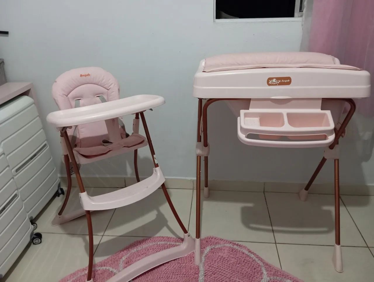 Banheira e Cadeirinha de alimentação infantil baby menina