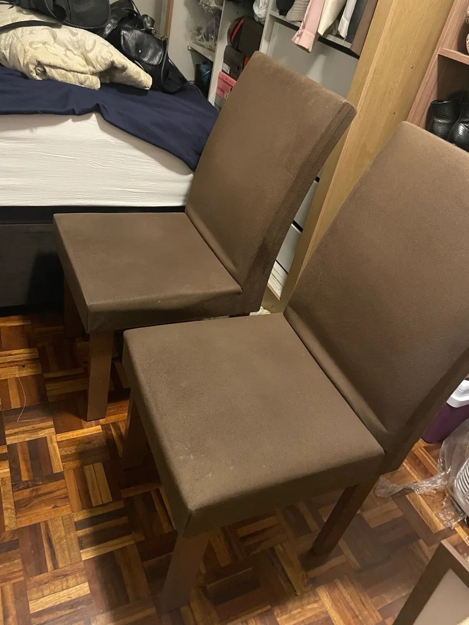 Vende-se quatro cadeiras por 75 reais - Foto 4