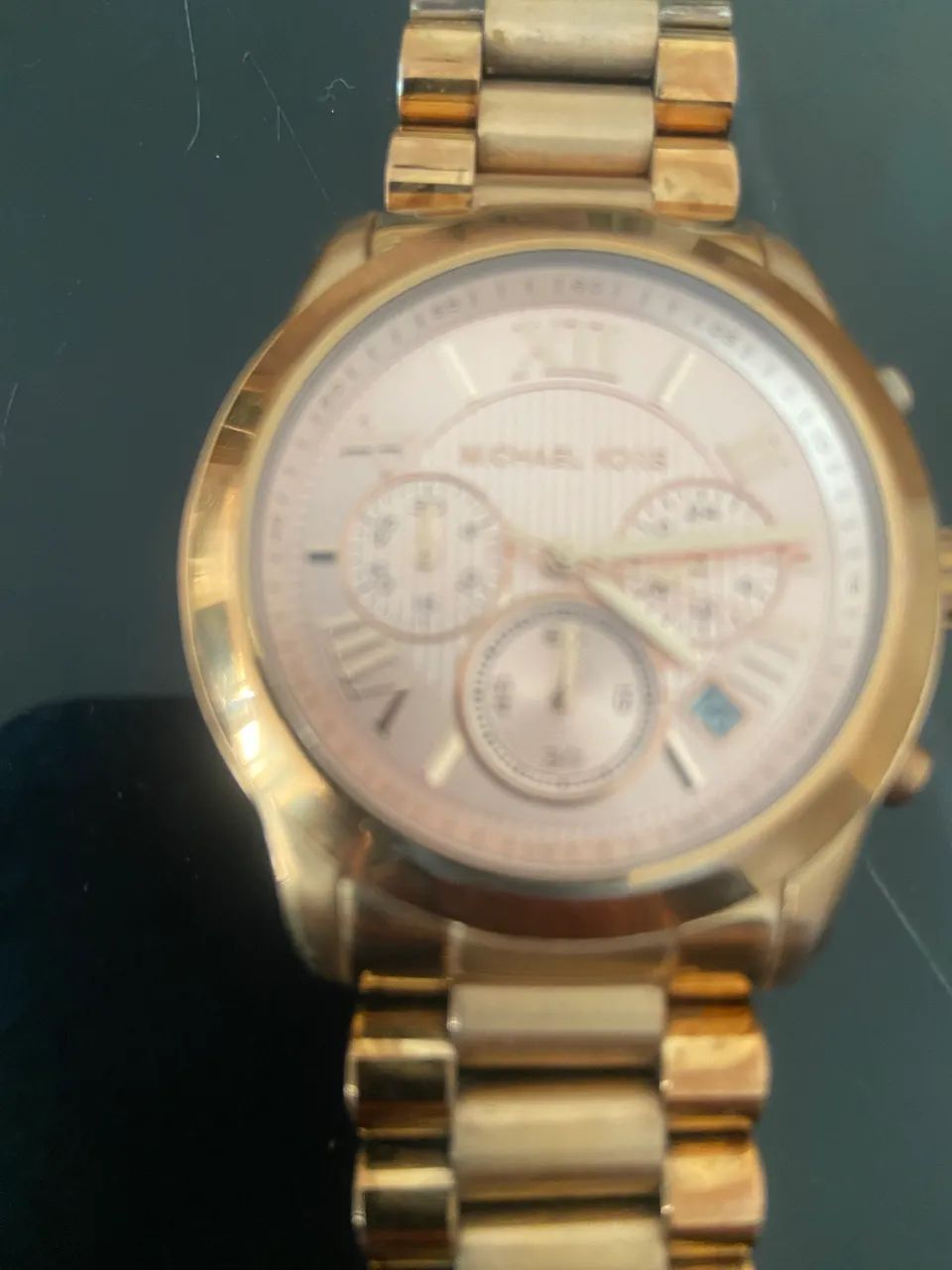 Relógio MK dourado feminino  - Foto 5