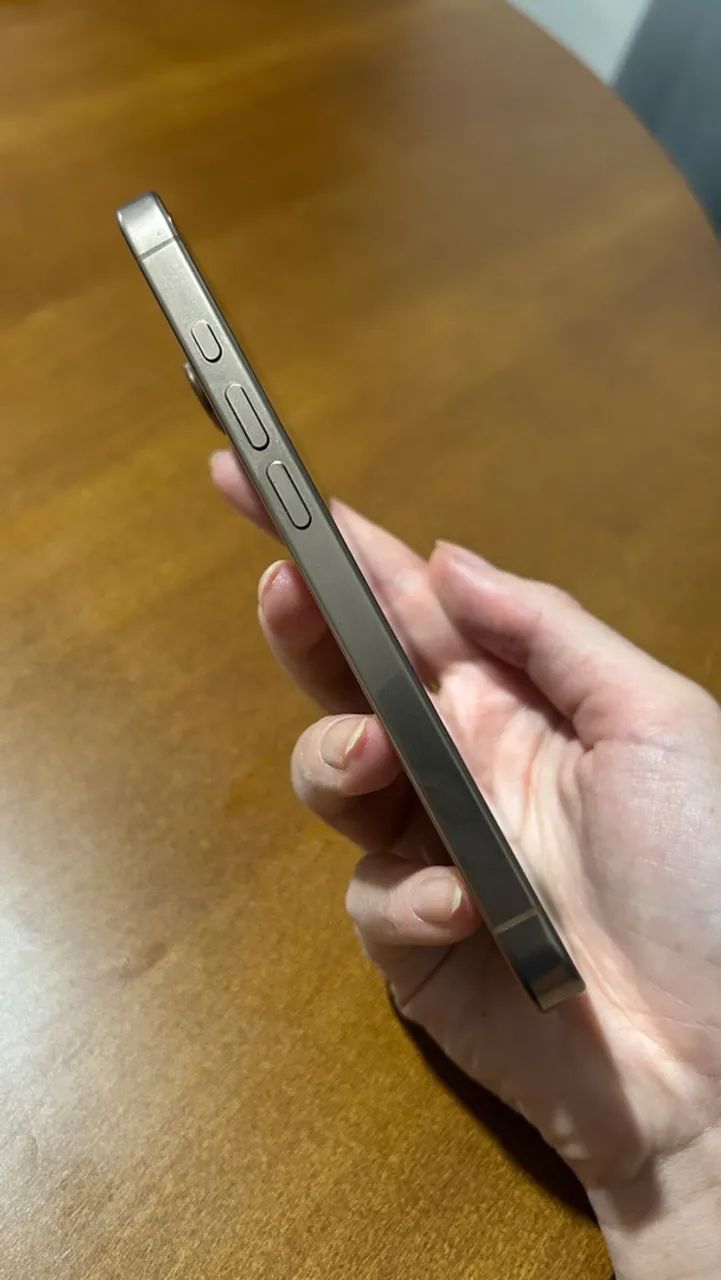 iPhone 16 Pro - Excelente estado - Foto 3