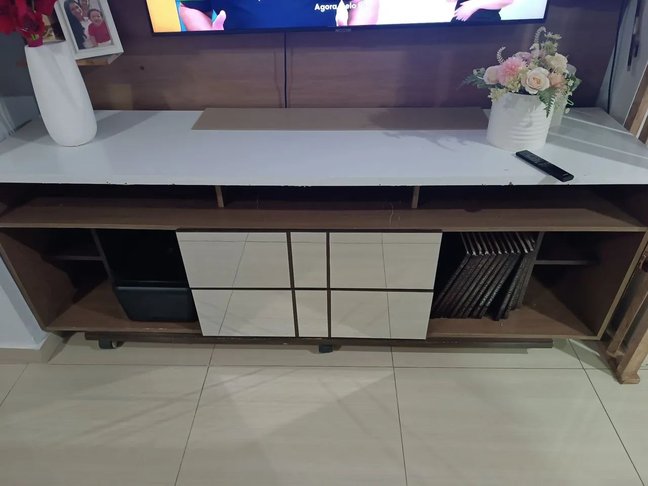 Vendo Rack com rodinhas e gavetas com espelho usado - Foto 2