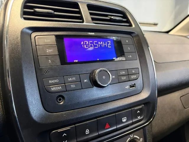 Renault Kwid Zen 1.0 Flex 12V 5p Mec., foto 11 de 15
