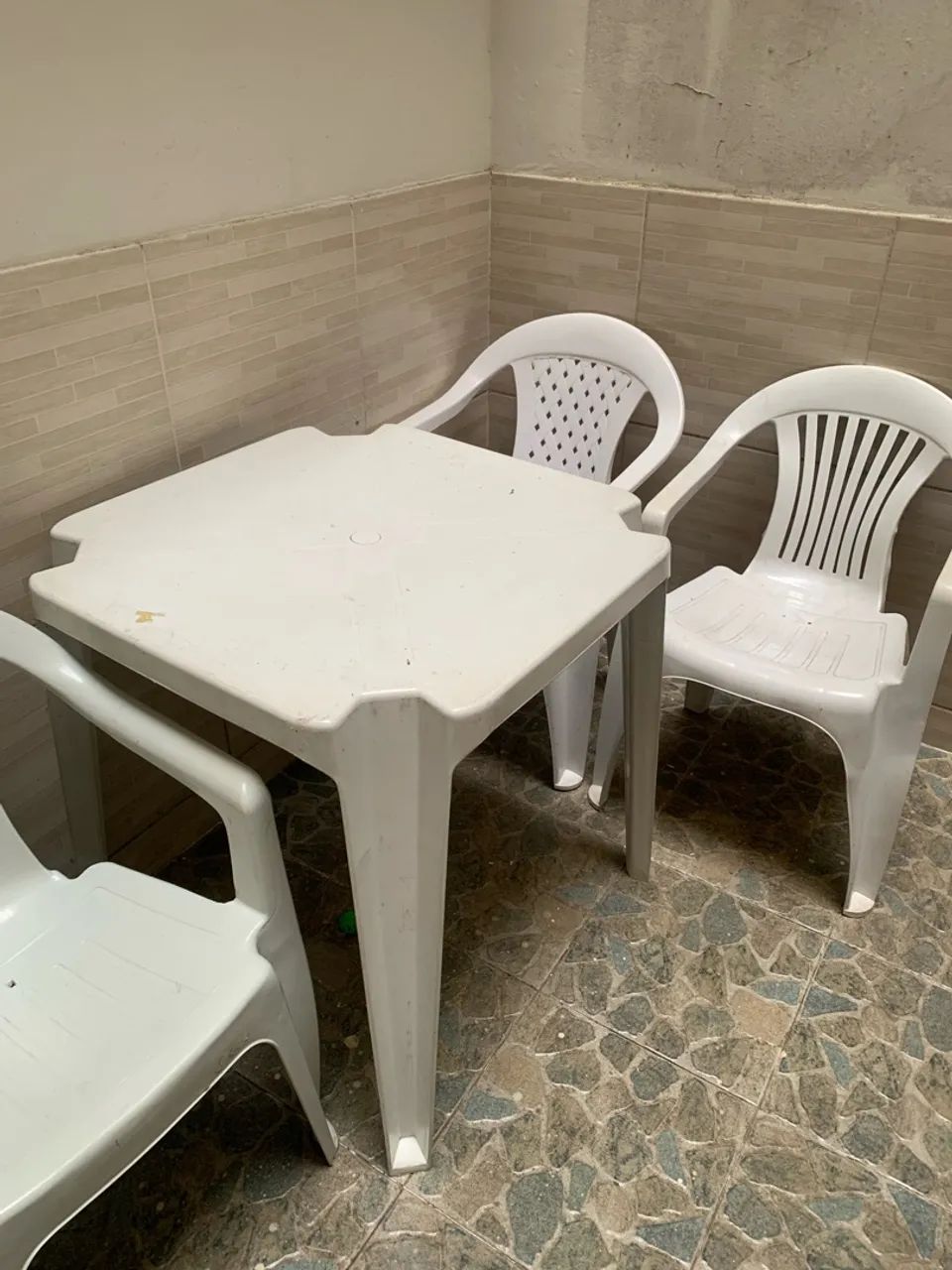 KIT MESA PLÁSTICA 