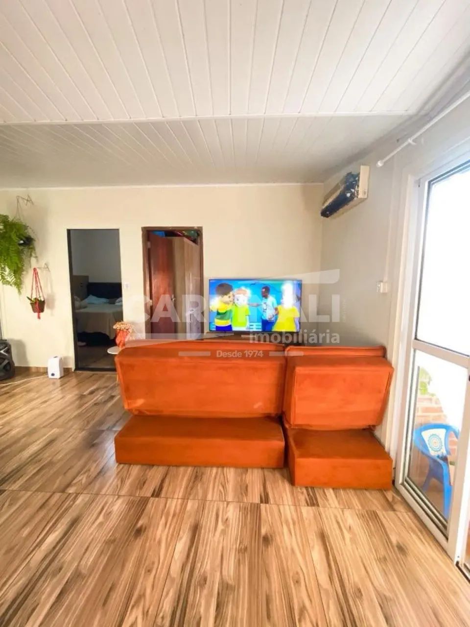 Casa com piscina e barracão, com ótima localização - Foto 3