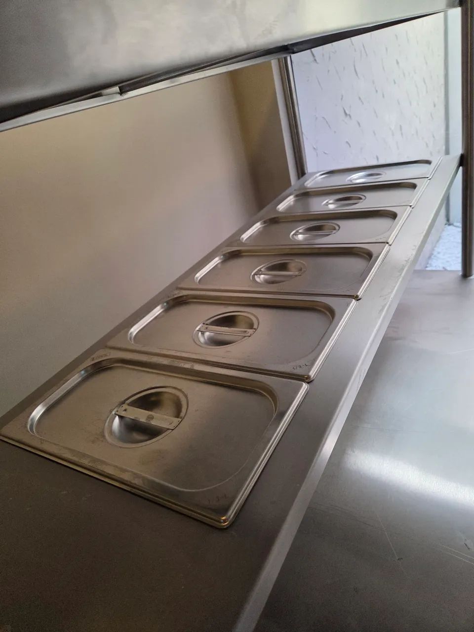 Mesa inox 304 pra montagem de lanches. - Foto 2