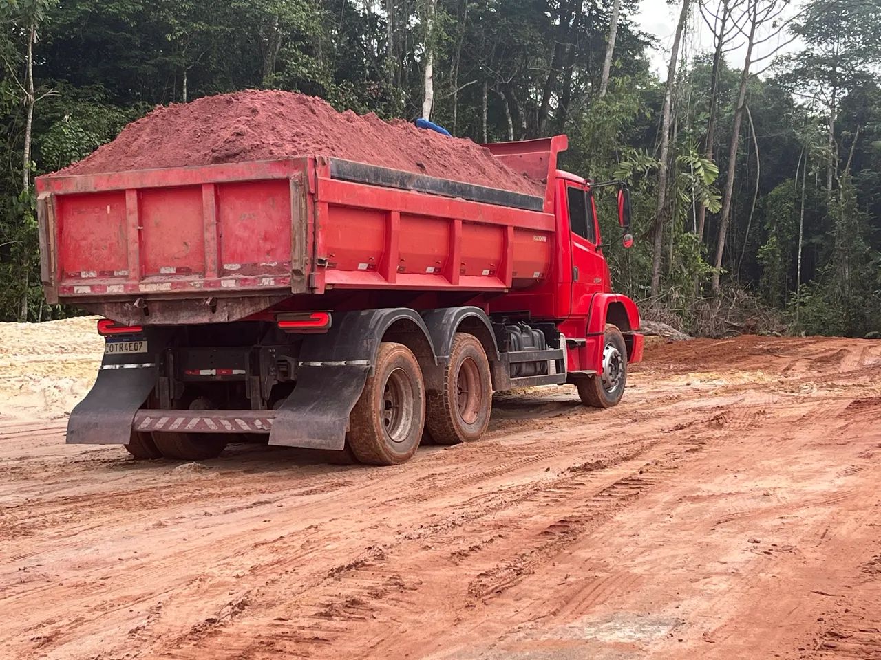 Caçamba Mercedes 2324 - Foto 2