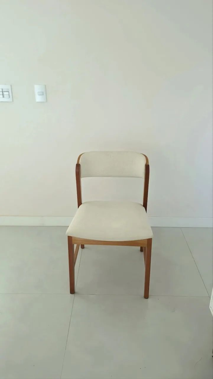 Mesa Clássica + 4 cadeiras  - Foto 3