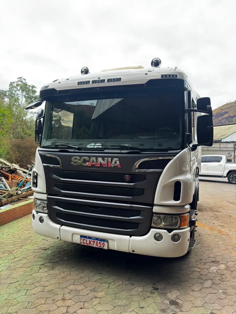 Scania P340 