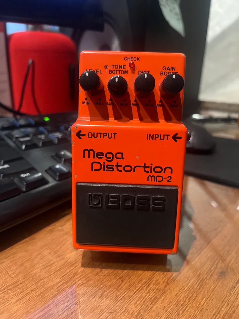 Pedal boss MD2 mega distortion - Equipamentos e Acessórios de Som