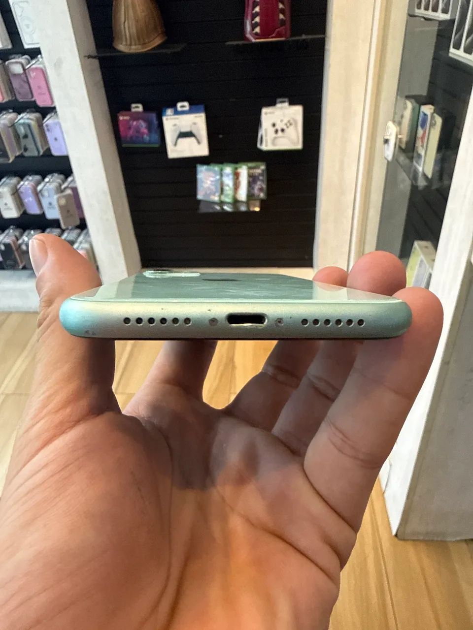 Iphone 11 128 - Verde Bateria 70% com garantia  - Foto 2
