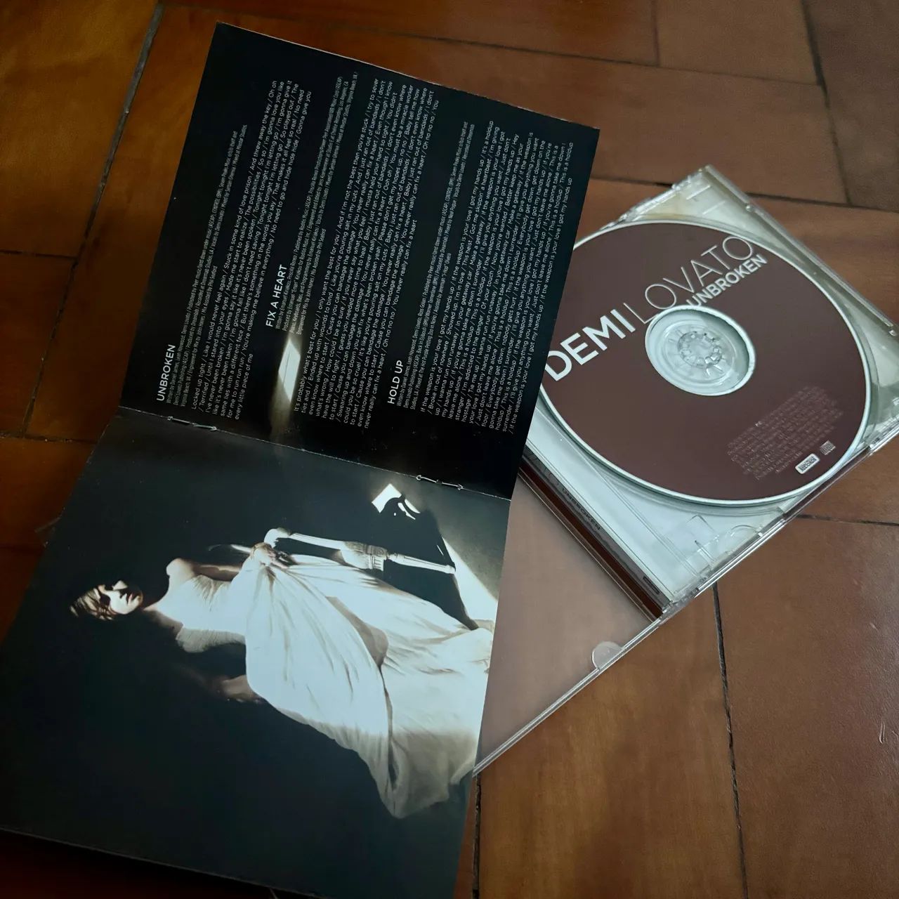 CD Demi Lovato Unbroken - Foto 4