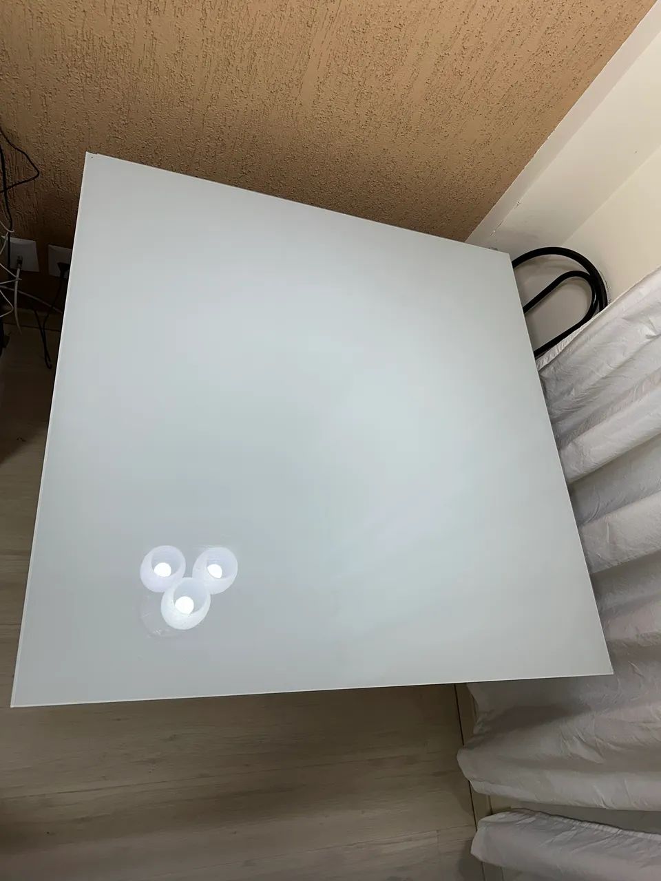 Mesa com tampo de vidro de 4 lugares - Foto 2