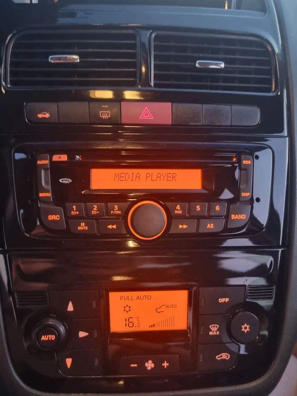 Fiat Linea Absolute 1.9/1.8 Flex Dualogic 4P 2011 - Foto 3