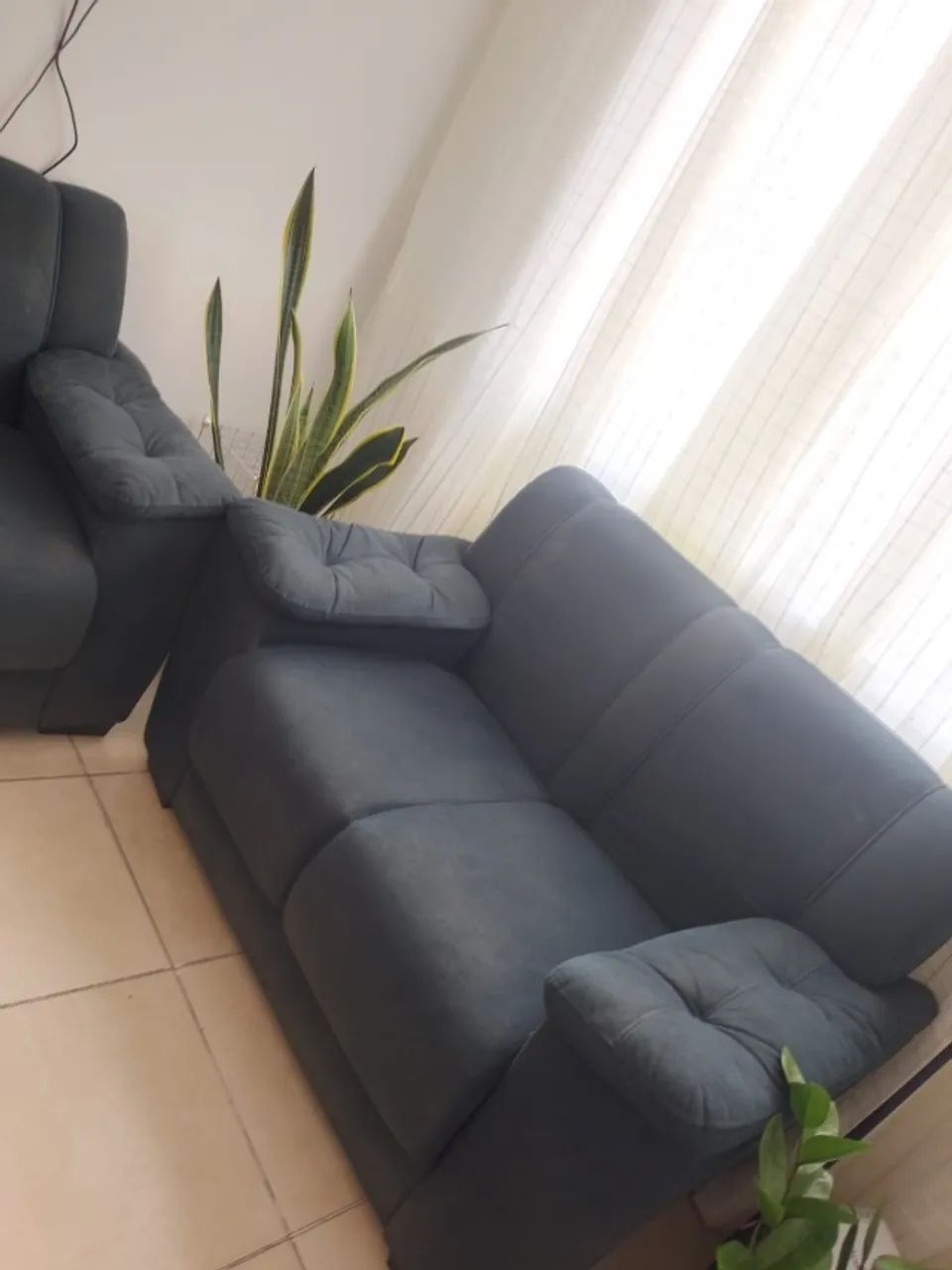 3 Velvet Sofas418478318242375682