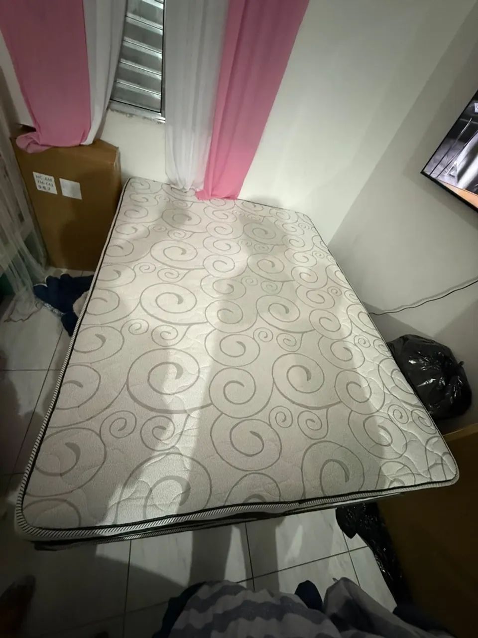 Cama box (base e colchão juntos) 