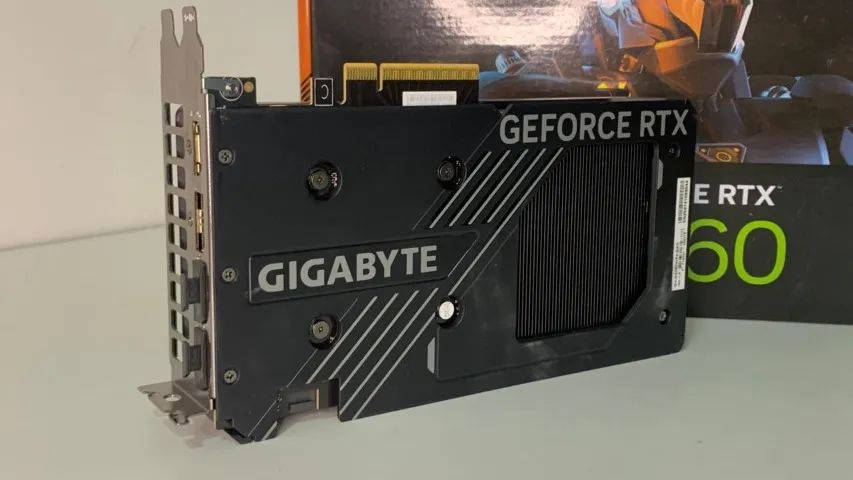 RTX 5060 8GB GIGABYTE EAGLE - Foto 5