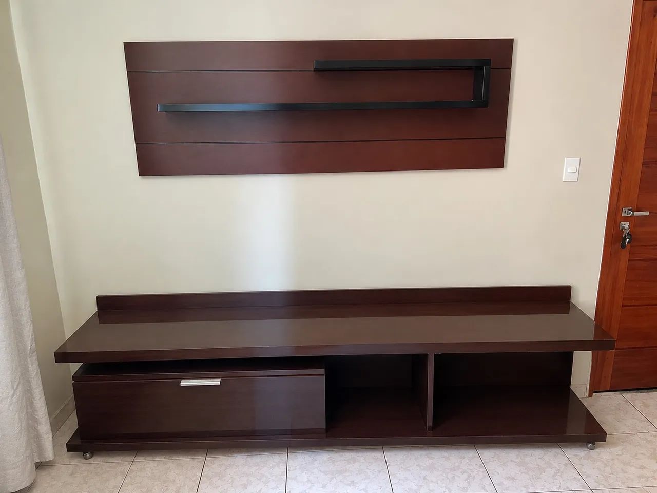 RACK GRANDE DE MADEIRA DE ÓTIMA QUALIDADE