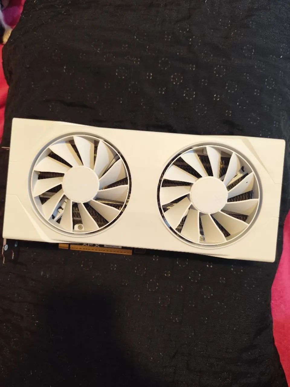 Vende-se Placa de Video XFX Radeon RX 9060 XT Gaming Edition OC White, 8GB, GDDR6, 128-bit - Foto 5