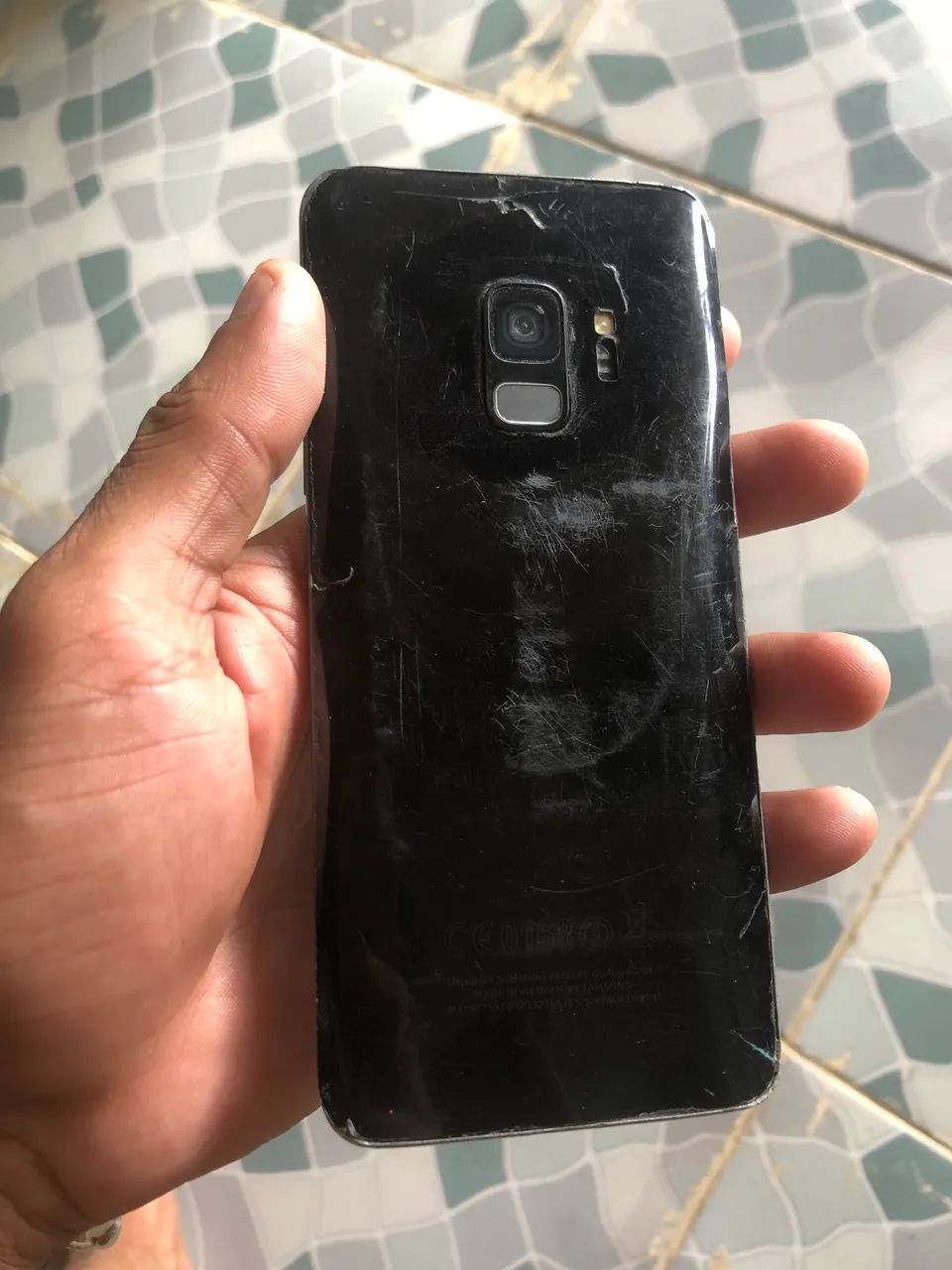 GALAXY S9, 128GB - Trincado, porém funcional - Foto 3