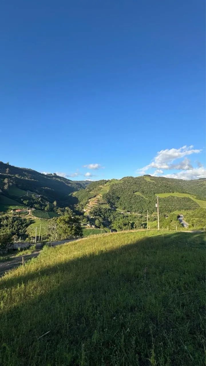 LOTE IMPERDÍVEL NA SERRA