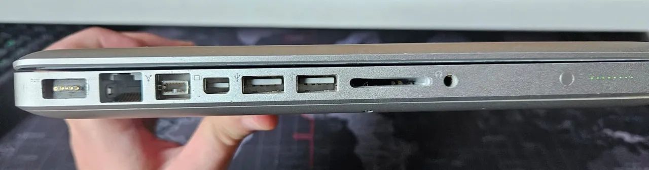 Apple MacBook Pro 13インチ A1278 Mid 2010 Apple MacBook Pro 13 inch 2010-04 - Notebookcheck.info